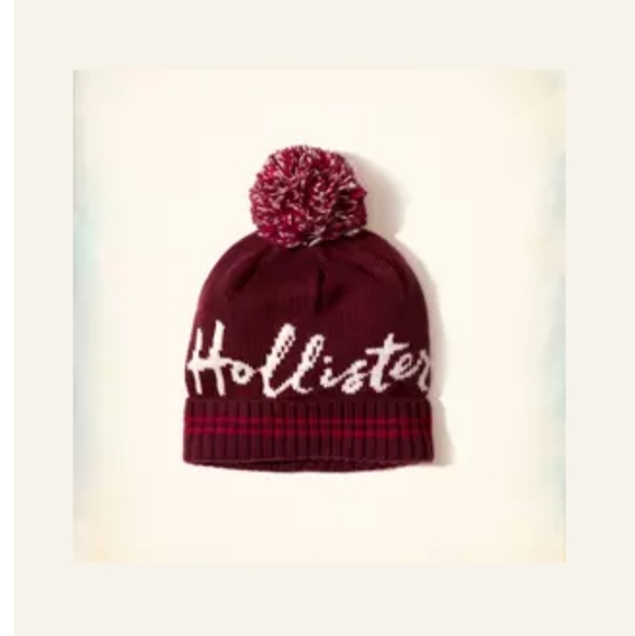 Hollister Accessories - HOLLISTER Patterened Pom Beanie
